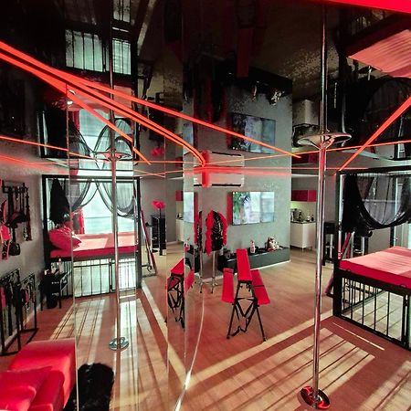 Bdsm Apartman V Bratislave -Adults Only Pressburg Exterior foto