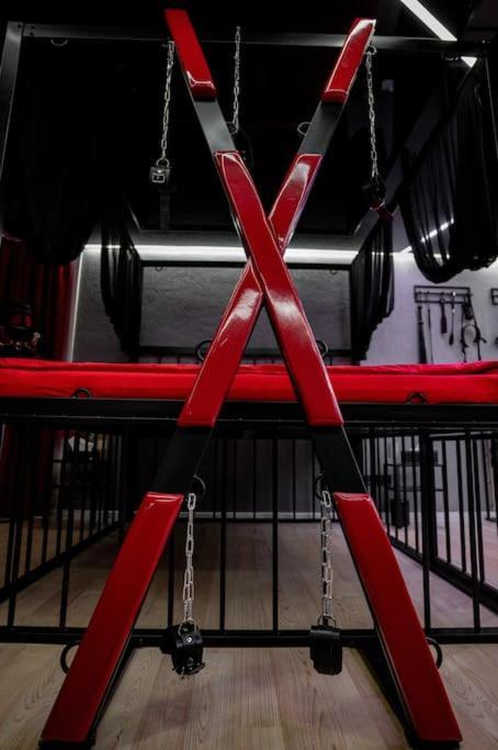 Bdsm Apartman V Bratislave -Adults Only Pressburg Exterior foto