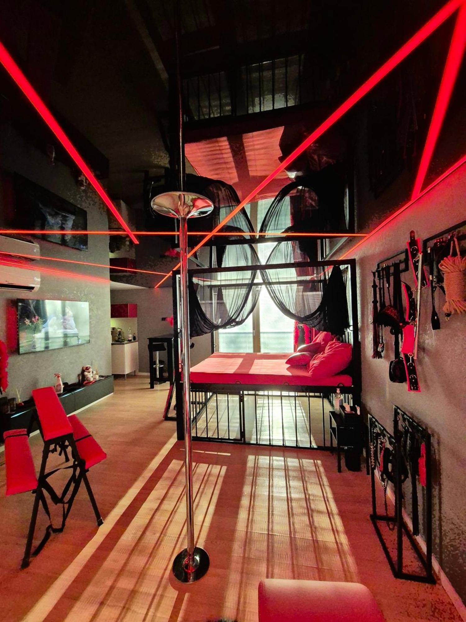 Bdsm Apartman V Bratislave -Adults Only Pressburg Exterior foto