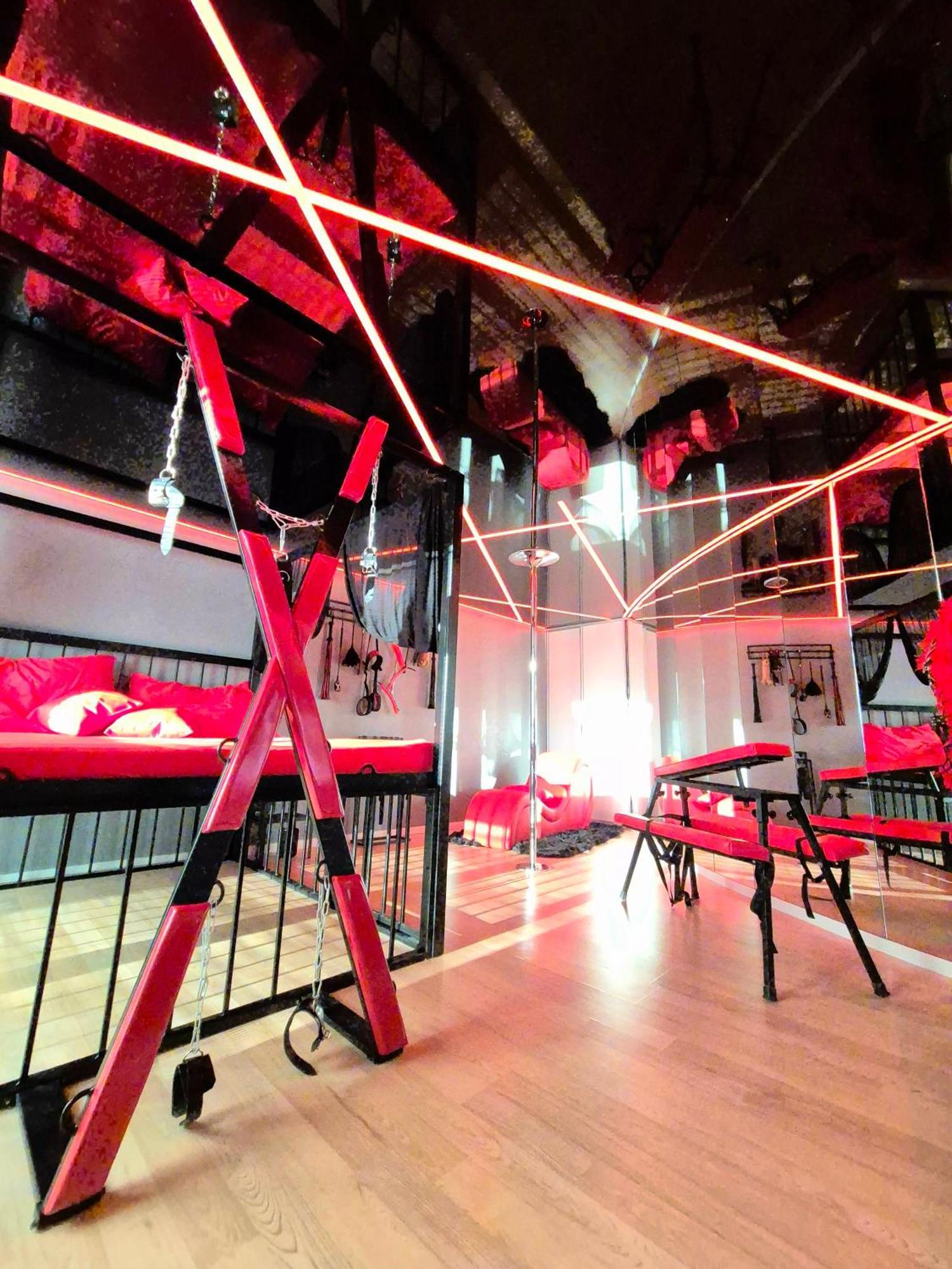 Bdsm Apartman V Bratislave -Adults Only Pressburg Exterior foto